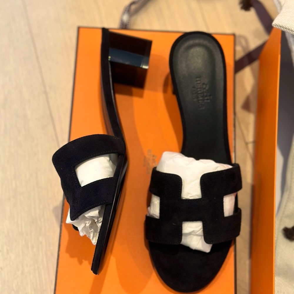 NEW Hermes Oasis Sandals Black Noir Velvet Suede Goatskin Size 37.5 RARE